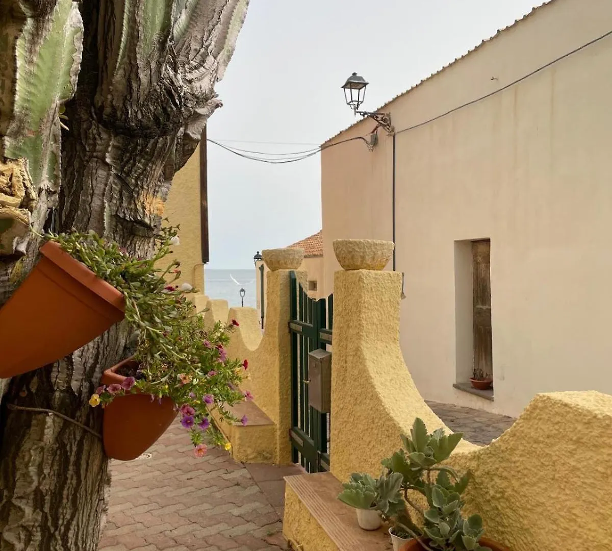 Casa Euphorbia Villa Portoscuso 0*,